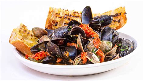 clams-and-mussels-in-brodetto-recipe-rachael-ray-show image
