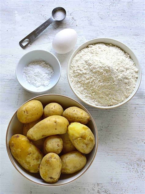 czech-potato-dumplings-bramborove-knedliky-cook image
