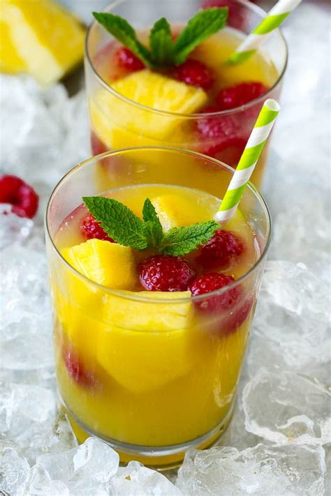 pineapple-punch-dinner-at-the-zoo image