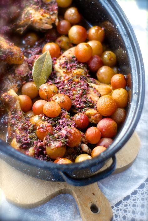 chicken-with-red-grapes-pan-sauce-chindeep image