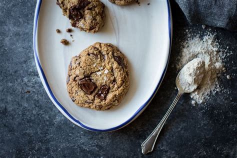gluten-free-chocolate-chip-cookies-with-oat image