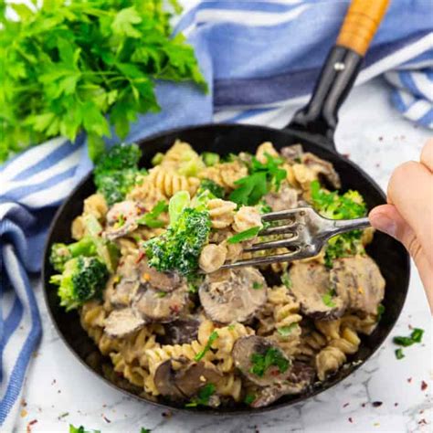 broccoli-pasta-with-mushrooms-vegan-heaven image