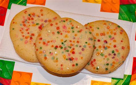 light-crisp-sugar-cookies-cookie-madness image