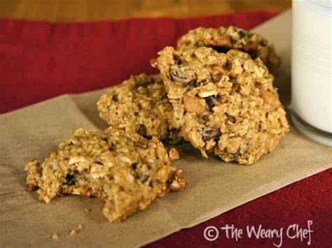 bonus-recipe-chewy-oatmeal-cookies-with-chocolate image