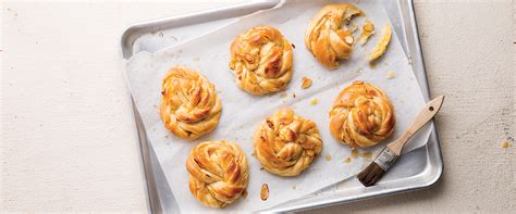 apricot-sweet-buns-bake-from-scratch image