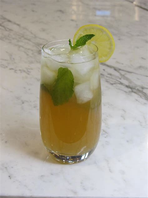 easy-rum-lemonade-perfectly-refreshing image