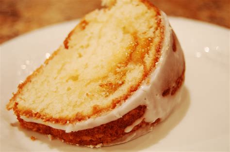 apricot-pound-cake-eat-at-home image