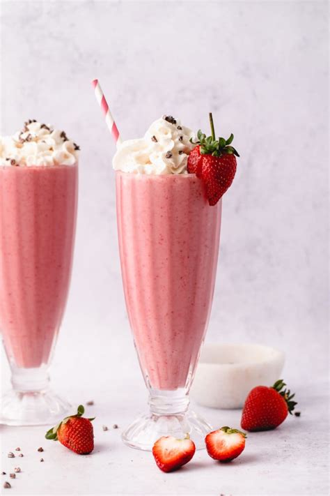 vegan-strawberry-milkshake-the-simple-veganista image