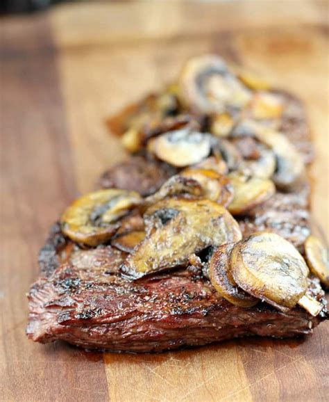 bistro-garlic-butter-skirt-steak-with-mushrooms-ericas image
