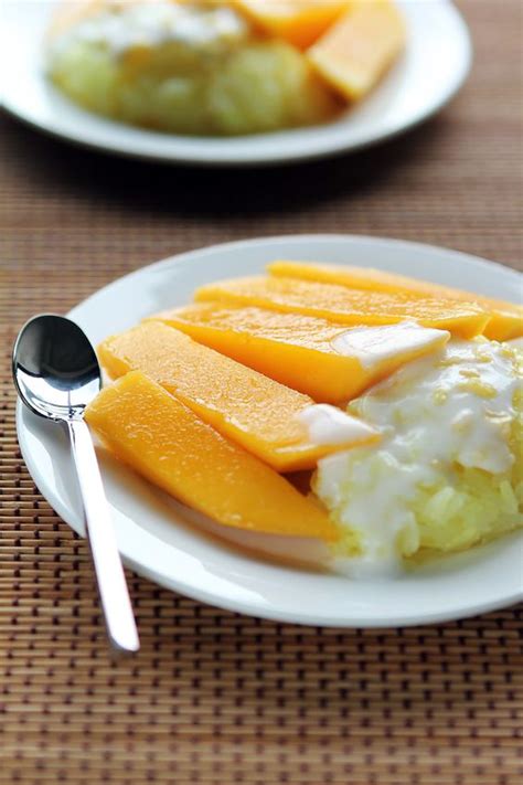 sticky-rice-with-mango-recipe-khao-neow-ma-muang image
