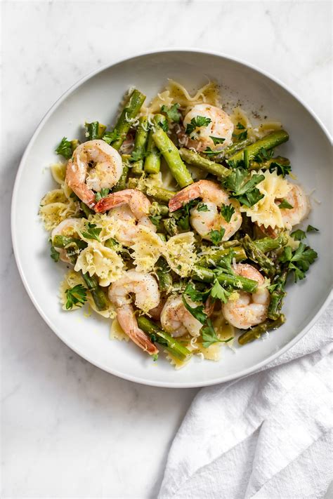 healthy-shrimp-and-asparagus-pasta-recipe-salt image