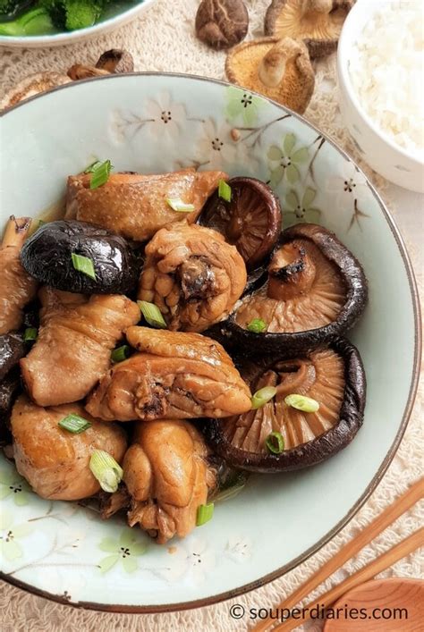 chinese-braised-chicken-with-mushrooms-souper image