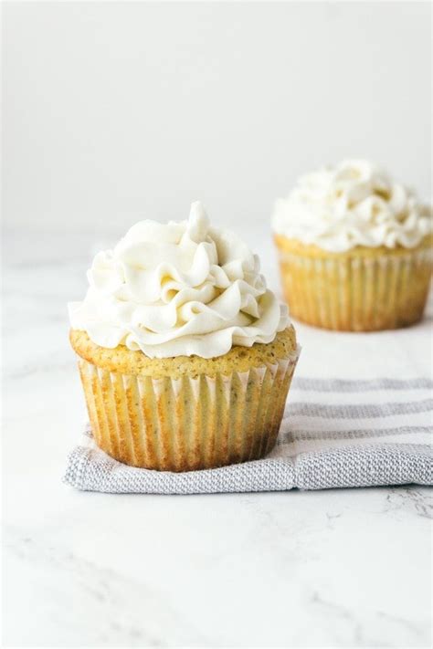 vanilla-keto-cupcakes-recipe-with-buttercream-frosting image