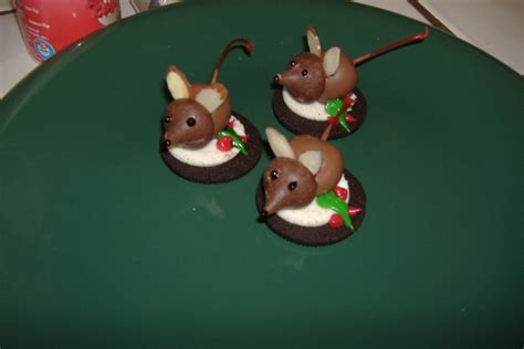 holiday-mice-tasty-kitchen-a-happy image