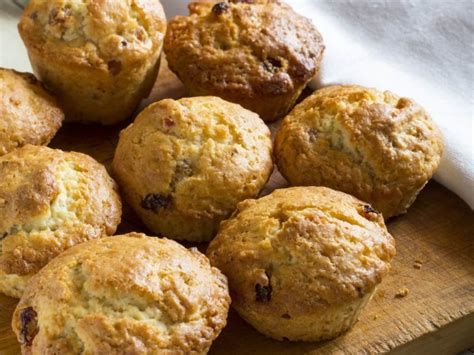 applesauce-spice-raisin-muffins-recipe-cdkitchencom image