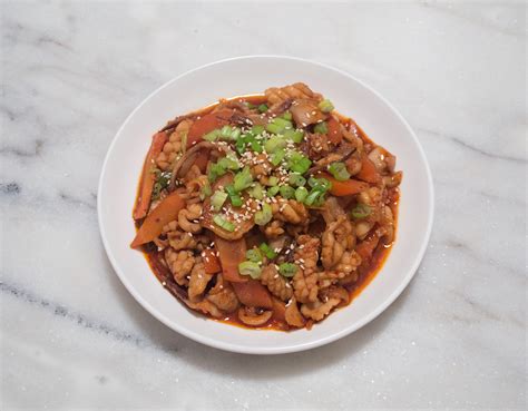 ojingeo-bokkeum-오징어볶음-spicy-stir-fried-squid image
