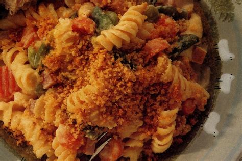 cheese-and-vegetable-pasta-bake-canadian-goodness image