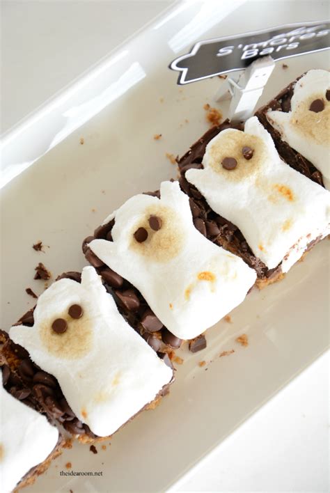 halloween-food-ghost-smores-bars-the-idea-room image