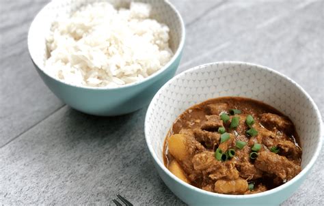 rendang-sapi-authentic-indonesian-spicy-beef-stew image