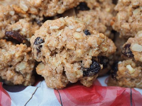 easy-and-soft-oatmeal-raisin-cookies image