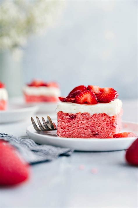 strawberries-and-cream-cake-chelseas-messy-apron image
