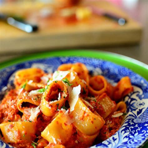 quick-and-easy-roasted-red-pepper-pasta-bigovencom image