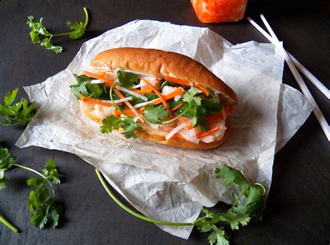 fried-shrimp-banh-mi-vietnamese-sandwich-in-good image