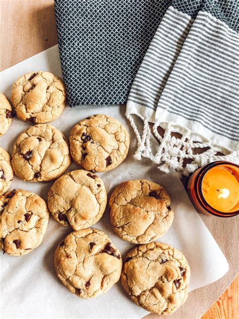 our-favorite-chocolate-chip-cookies-full-hearted image