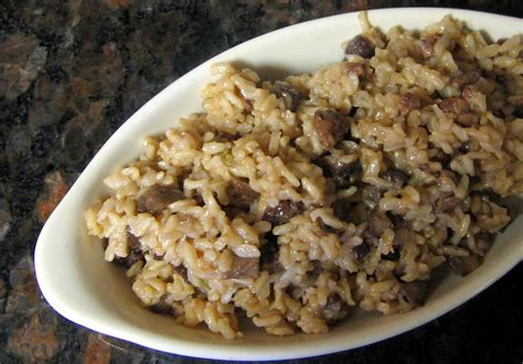 easy-southern-dirty-rice-recipe-with-pork-sausage-the image