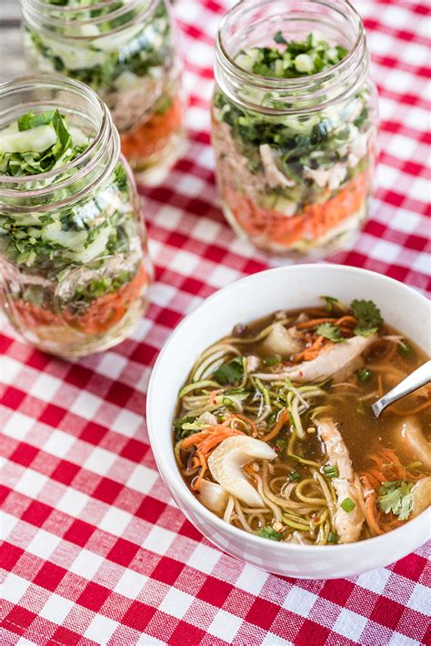 mason-jar-meal-instant-noodle-soup-with-spiralized image