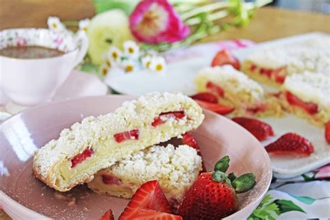 strawberry-and-cream-cheese-filled-coffee-cake image