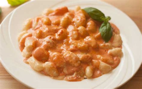 gnocchi-alla-rosa-sauce-cento-fine-foods image