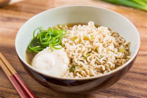 quick-ramen-noodle-soup-15-minute image