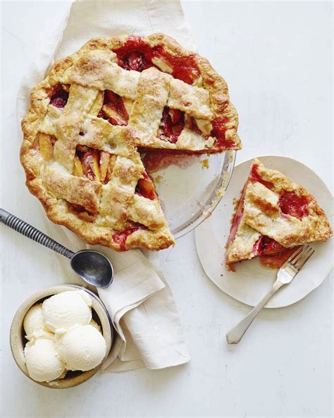 strawberry-peach-pie-whats-gaby-cooking image