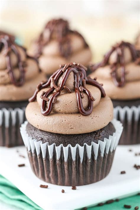 baileys-chocolate-cupcakes-fluffy-chocolate-cupakes image