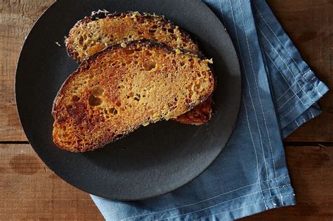 why-we-love-parmesan-crusted-toast-and-how-to image