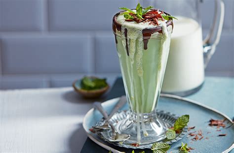 mint-chocolate-milkshake-milkshake-recipes-tesco image
