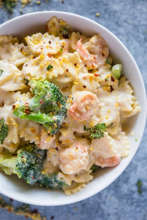 skinny-garlic-shrimp-broccoli-alfredo-gimme image