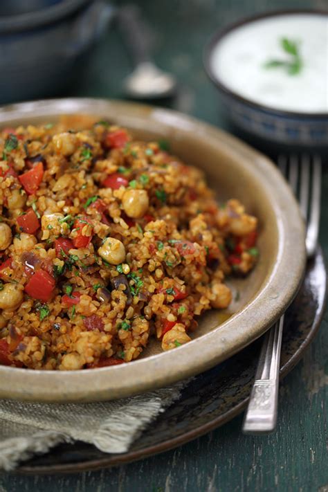 turkish-bulgur-pilaf-with-chickpeas-and-tomatoes image