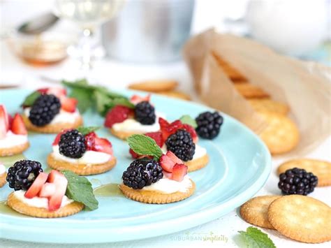 berries-and-cream-ritz-cracker-topper-suburban image