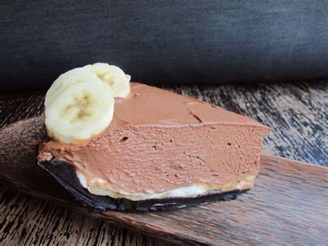 creamy-chocolate-banana-dream-pie-recipe-serious image