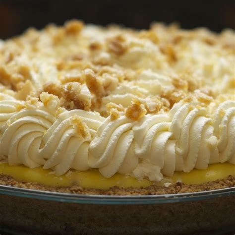 banana-cream-pie-with-macadamia-nut-honey image