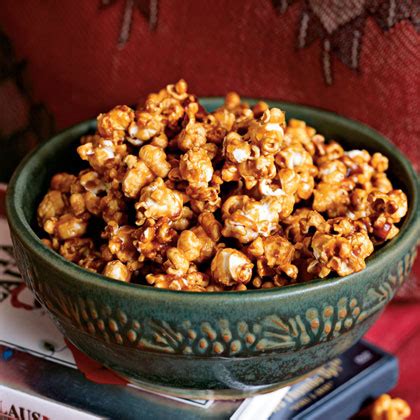 caramel-popcorn-not-too-sweet-or-sticky-scoop image