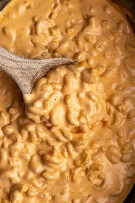 creamy-crock-pot-mac-and-cheese-slow-cooker image