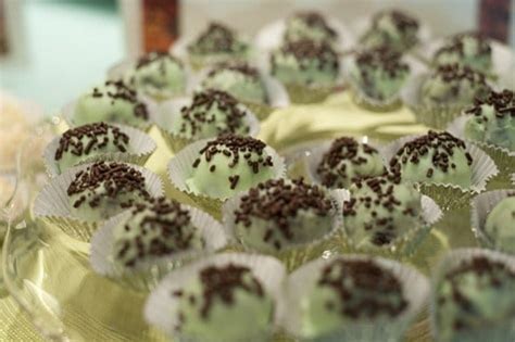 recipe-cool-mint-oreo-cookie-balls-3-boys-and-a-dog image