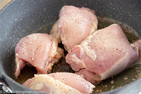 keto-creamy-garlic-chicken-thighs-recipe-low-carb image