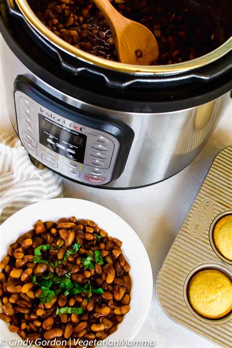 pressure-cooker-baked-beans-vegetarian image