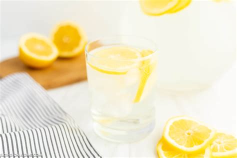 lemon-water-refreshing-lemon-water image