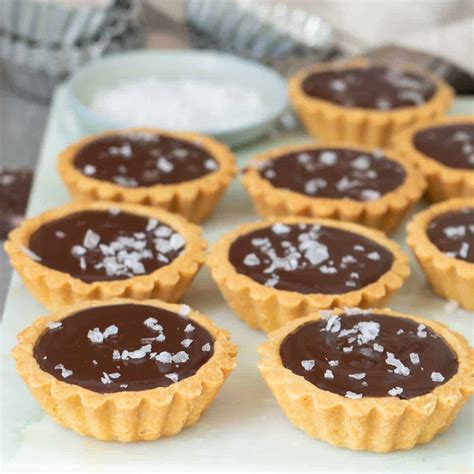 mini-salted-chocolate-tarts-el-mundo-eats image