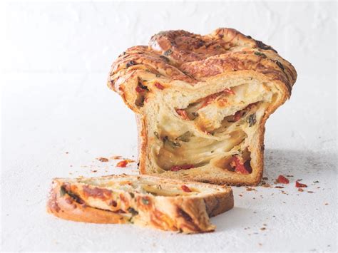 cheesy-babka-with-sun-dried-tomatoes-bake-from image